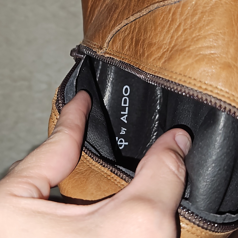 Boots - Picture 3 of 3